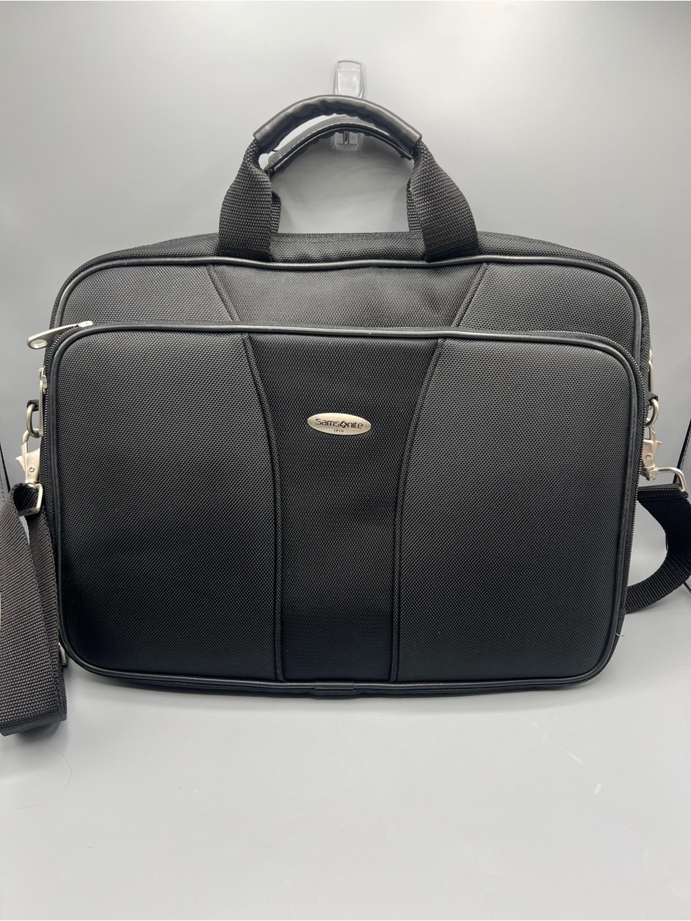 Samsonite 937795 Black 17” Laptop Briefcase Messenger Shoulder Bag Business